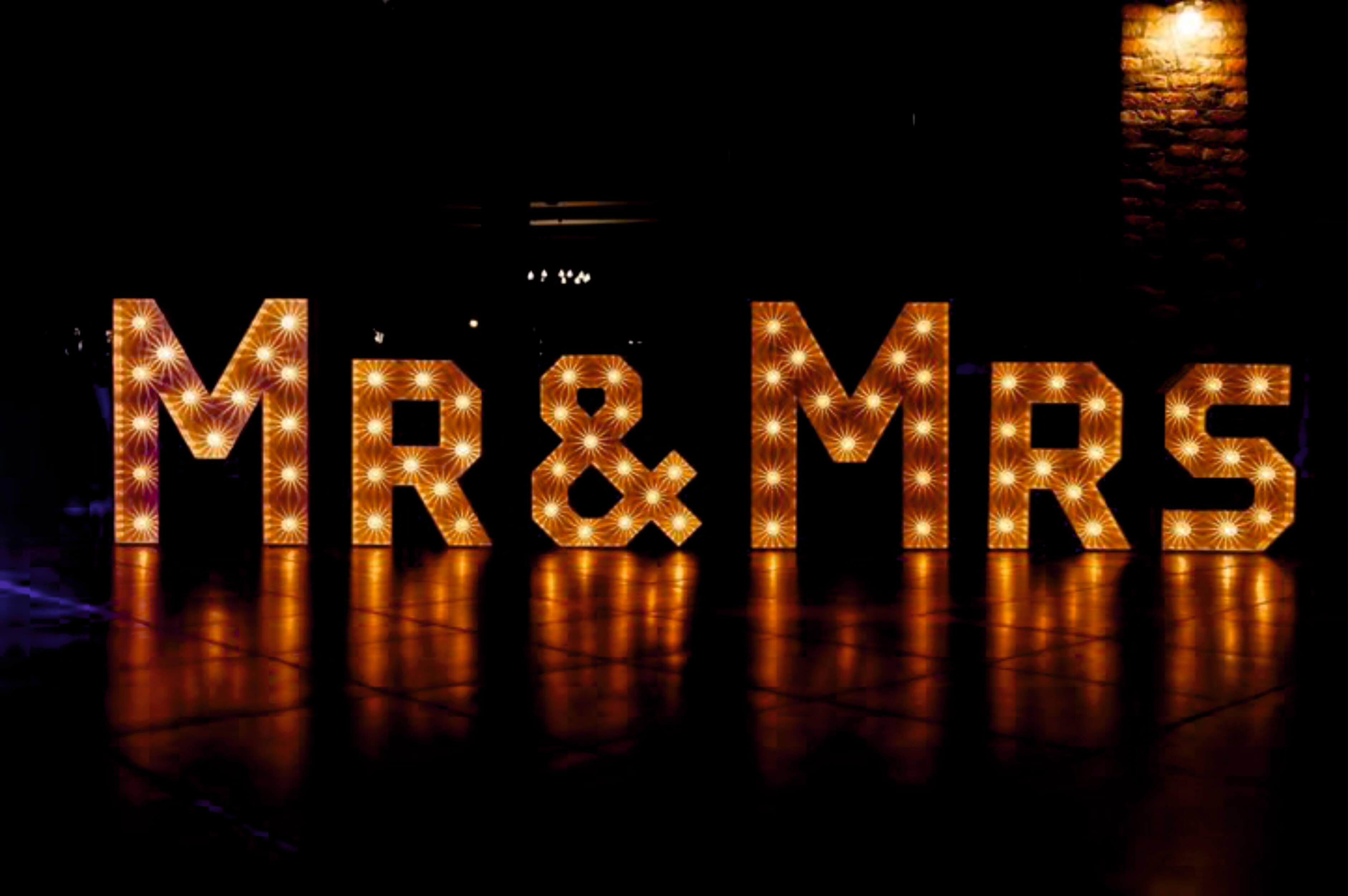Litery z żarówkami Mr&Mrs | 95cm